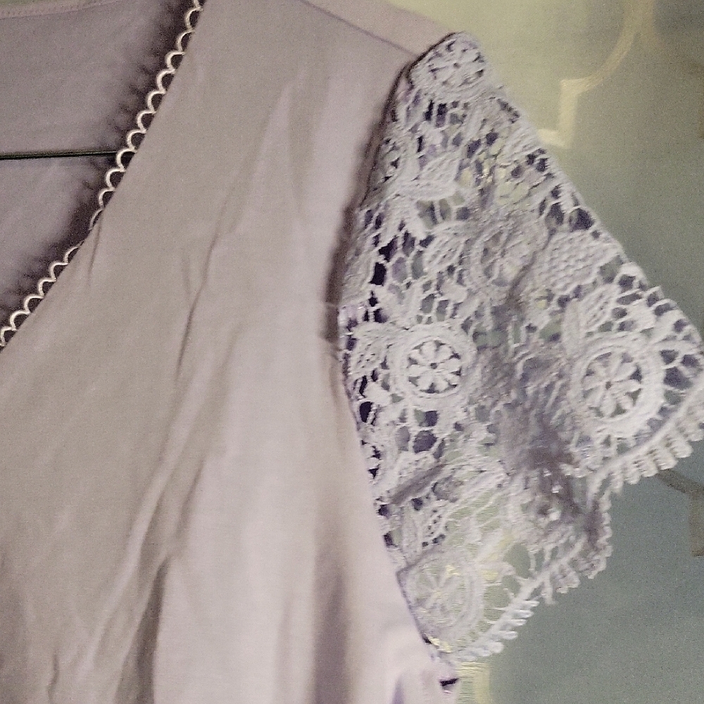 NWOT Light Purple Lace Blouse - Picture 4 of 6